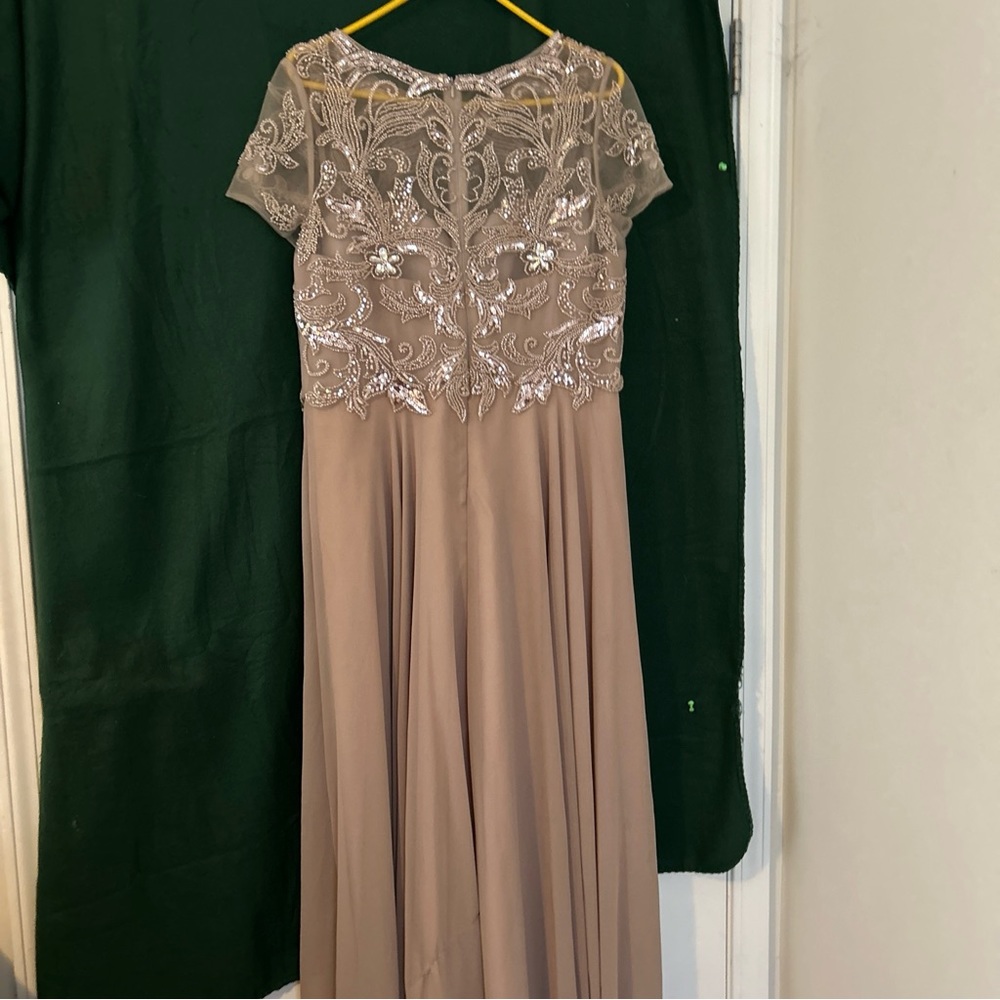 Dress - Picture 2 of 2